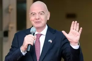 Разкритие за необявени доходи нанесе нов удар по Инфантино