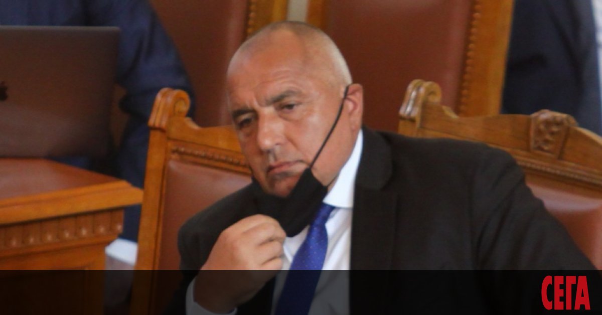Премиерът Бойко Борисов дава брифинг, в който обяснява, че Националният
