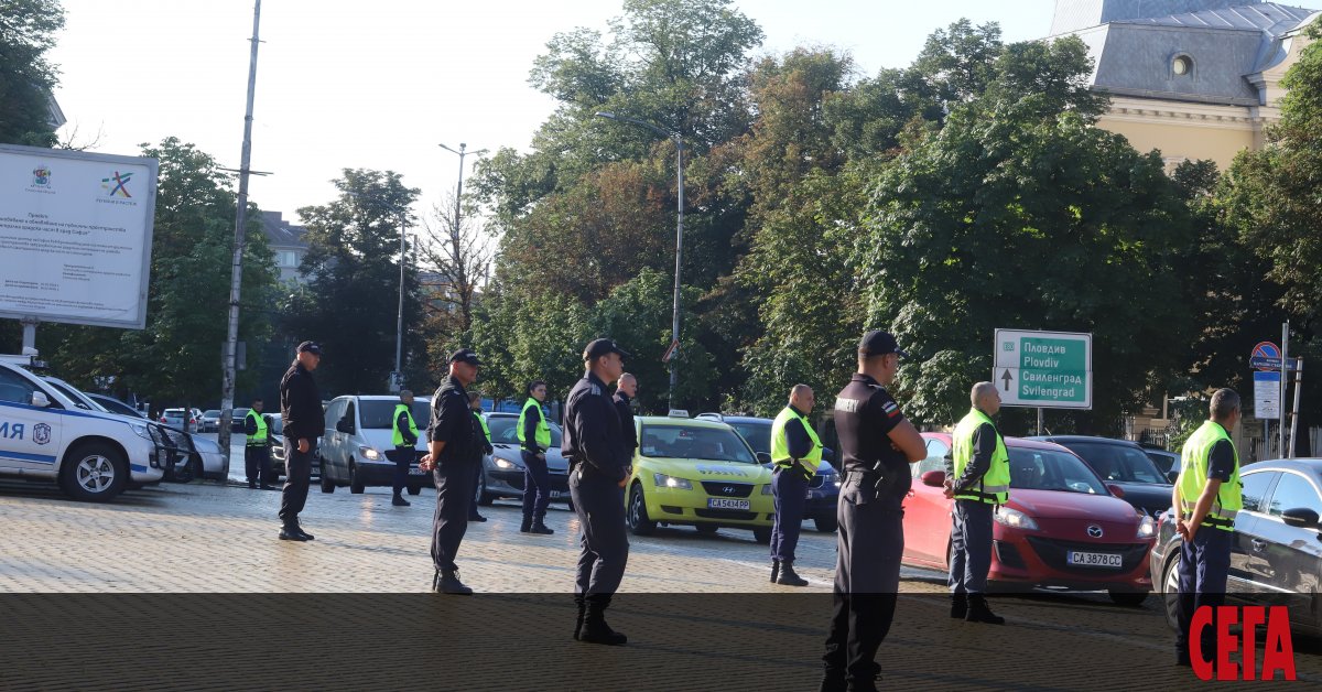 Вследствие на блокирането на кръстовища в София от протестите срещу правителството и