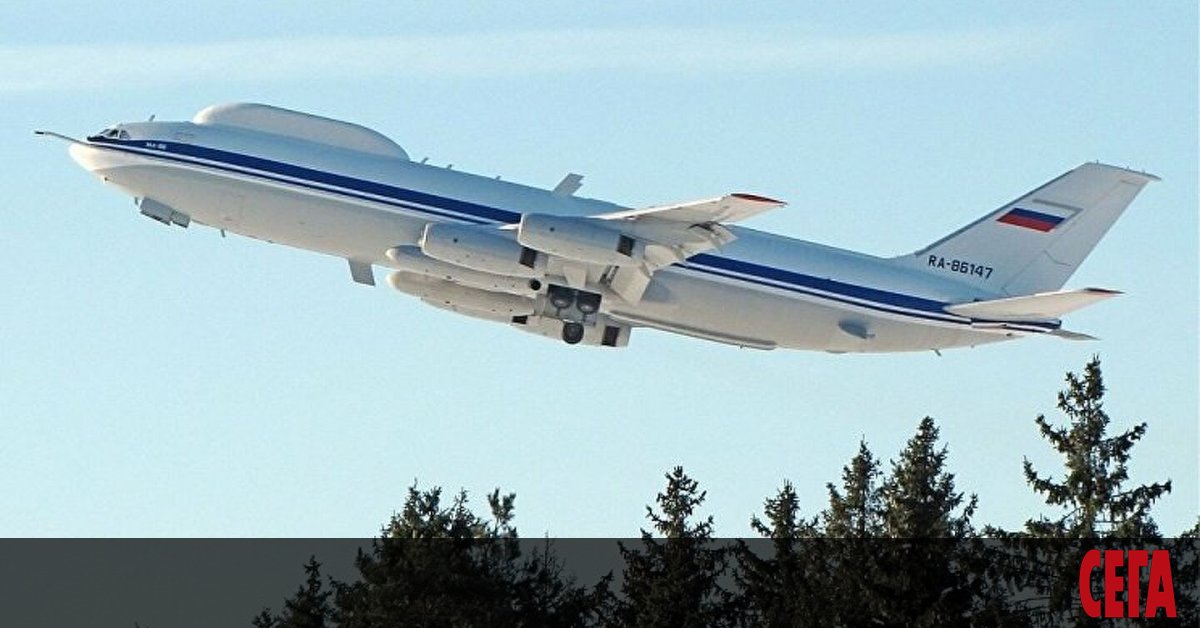 Самолетът Ил-80, на който при ядрена война ще се разположи руския