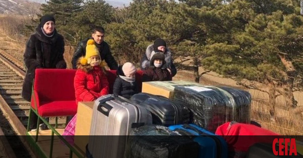 Осем служители на руското посолство в Пхенян, включително и третият