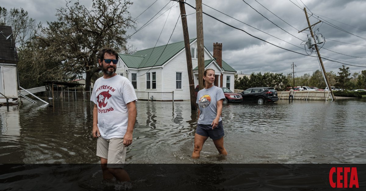 След като опустоши бреговете на Луизиана, ураганът Айда отслабна до