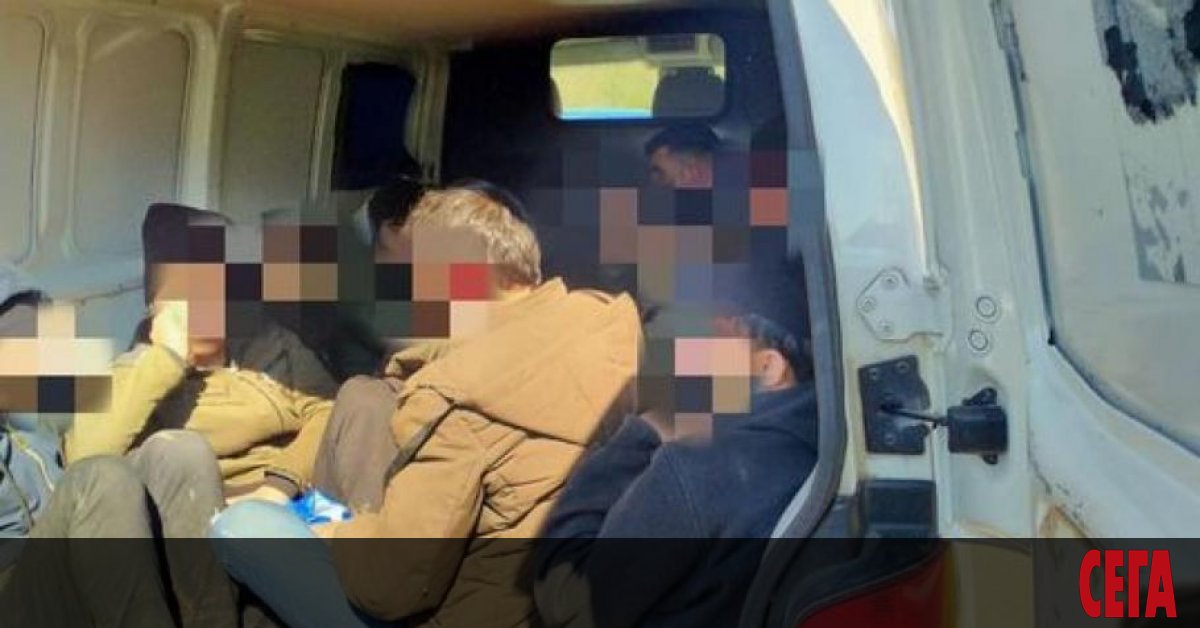 Млад мъж от София, превозвал нелегални мигранти, е задържан вчера