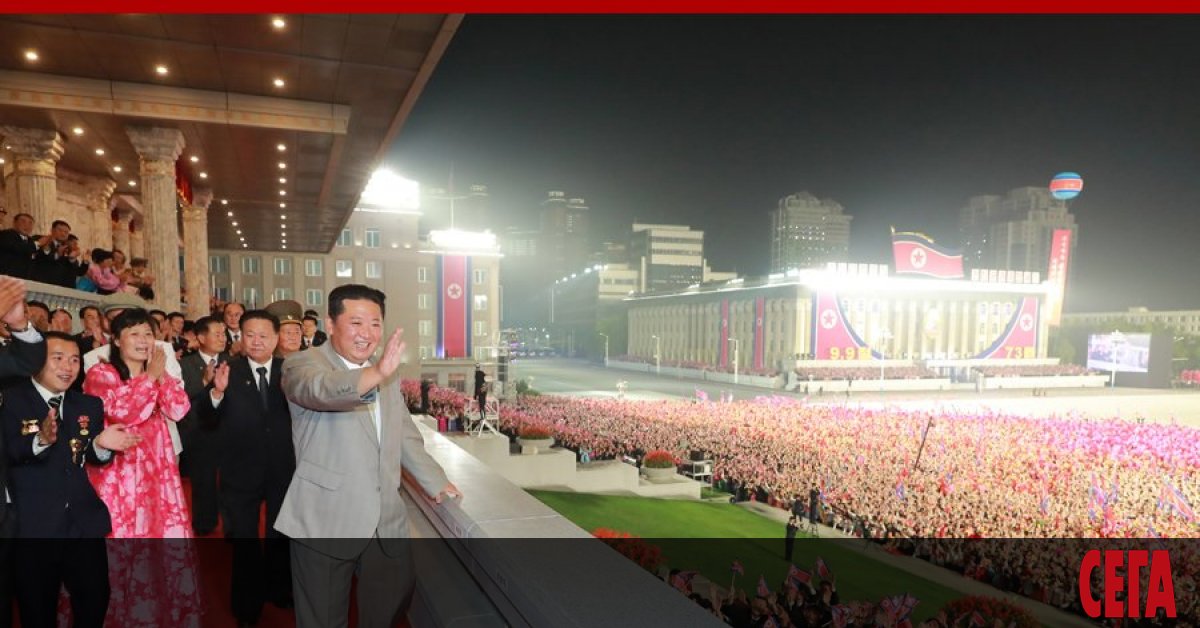 Северна Корея отпразнува националния си празник 9 септември с нощен