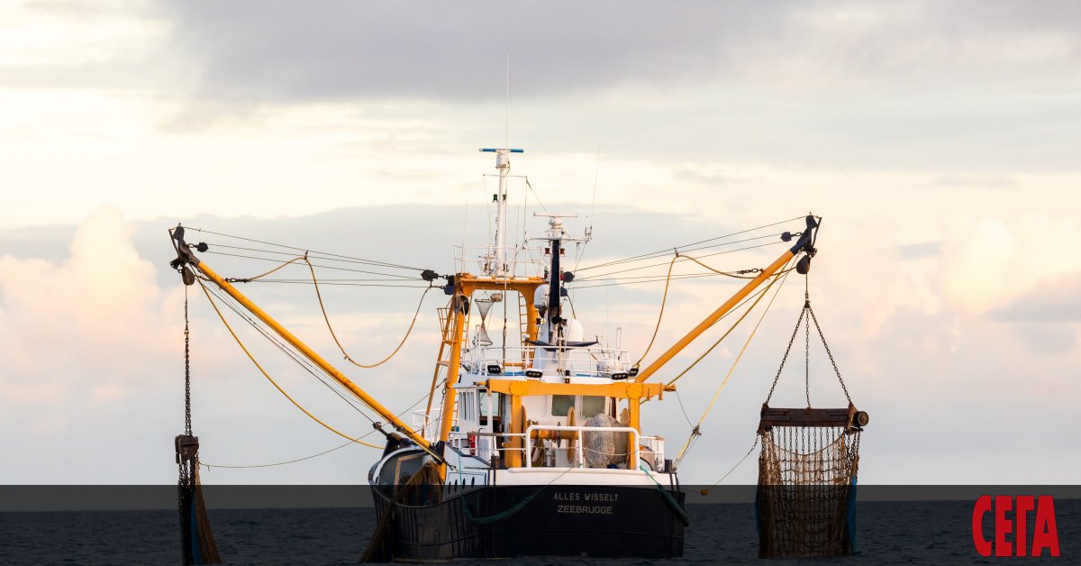 Френски рибари ще блокират в петък фериботния трафик в три пристанища