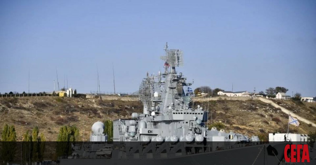 Пожар и взривове са повредили тежко флагмана на руската флота