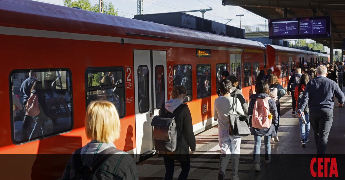 В много райони в Германия пътническите влакове в петък потеглrха със