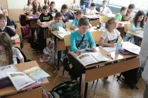 Изпитът в 7. клас: Колко сода и оцет трябват за почистване на фурна?
