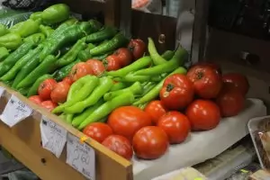 Турски чушки, пълни с нитрати, заливат пазара ни