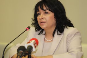 Пореден кръг от преговори между енергийния министър Теменужка Петкова и малките