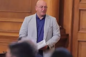 Управляващите дариха съдебните инспектори с кариерни привилегии