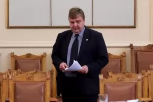 Каракачанов представи в МС спорната си Концепция за ромите