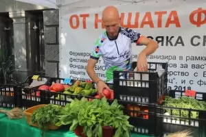 Хипермаркетите обещаха да не вдигат надценките