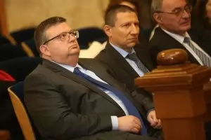 А къде са "интензивните действия" по делото за онази шейна?