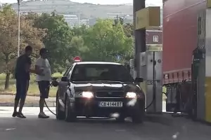 Цената на масовия бензин догонва тази на дизела