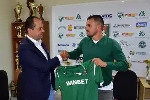 Божинов подписа с "Ботев" и сравни Враца с Ню Йорк