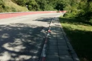 Преасфалтират опасния участък от пътя Своге - София