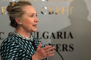 Бившият кандидат за президент на САЩ Хилъри Клинтън призова американците