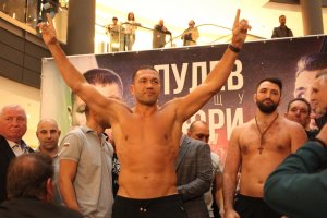 Кубрат Пулев нападна бившия световен шампион по бокс в тежка