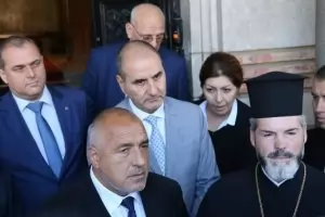 Политиците купуват с държавни пари индулгенция за греховете си