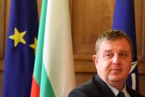 Каракачанов: 2000 войници са готови да посрещнат вълна от мигранти