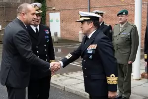 Българи в Лондон връчиха подписка на президента Румен Радев