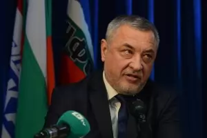 В.Симеонов: Божков е хулиганче със спрей