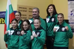 Смогът в Ню Делхи задушава българските боксьорки