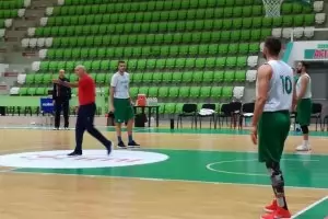 Баскетнационалите ще чакат Везенков до последно в Ботевград