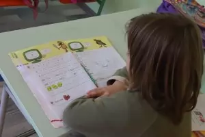  МОН увеличи на 500 лв. бонуса за учители в проблемни райони