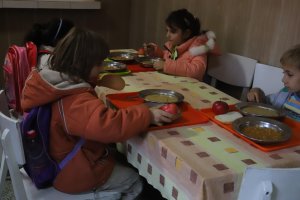 Храненето на учениците в София ще става по нови правила