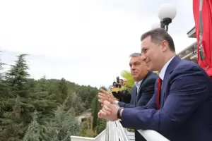 Унгарски вестник твърди, че Груевски е избягал с български паспорт