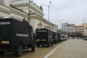 Прокуратура и МВР арестували за една нощ 60 души в Карловско