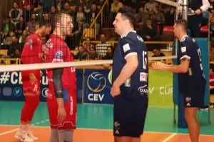 "Нефтохимик" е на крачка от първи 1/2-финал в Европа