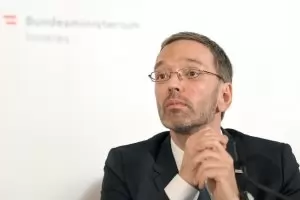  Австрийски министър предизвика скандал заради правата на човека