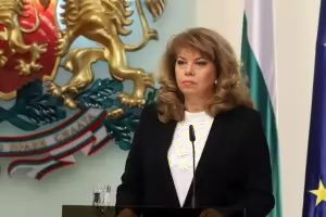 Според Йотова е започнала кампания срещу евентуален втори мандат на Радев