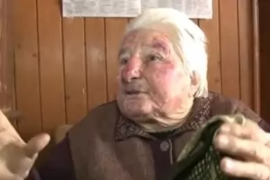 Възрастна жена е пребита за 35 лв. в Гурково