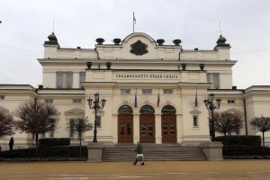 Депутатите които нямат ковид сертификат ще бъдат призовани да се тестват