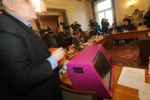 Съдът подкрепи ЦИК в спора за машинното гласуване