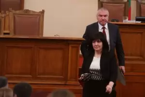 Караянчева: Една концесия не би сменила разбиранията на Марешки