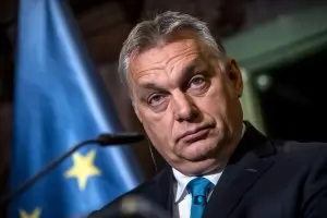 Унгария пита народа дали да плаща обезщетения на затворници и роми