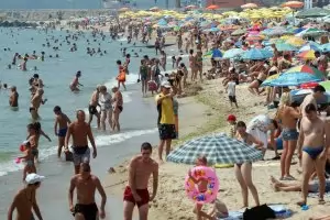Водата по плажовете на Южното Черноморие е чиста