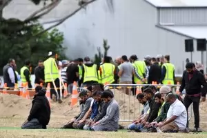 Нова Зеландия забранява 
             полуавтоматичните оръжия