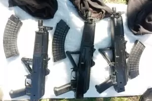 6 задържани заради търговия с оръжия (галерия)