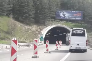 Тунел "Топли дол" на АМ "Хемус" е без осветление