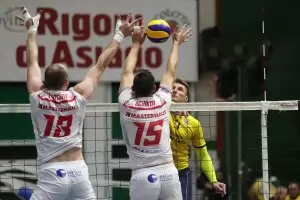 "Нефтохимик" потегли към трета поредна титла