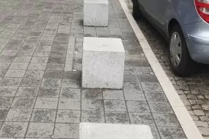 София си е поръчала и безумно скъпи "мебели" за центъра