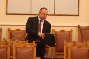 Бойко Борисов най после показа червен картон на земеделския си министър