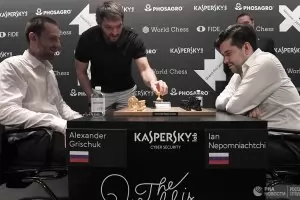  Хокеистът Овечкин направи първия ход в шахматен финал