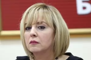Мая Манолова се среща с правосъдния министър заради Агенцията по вписвания